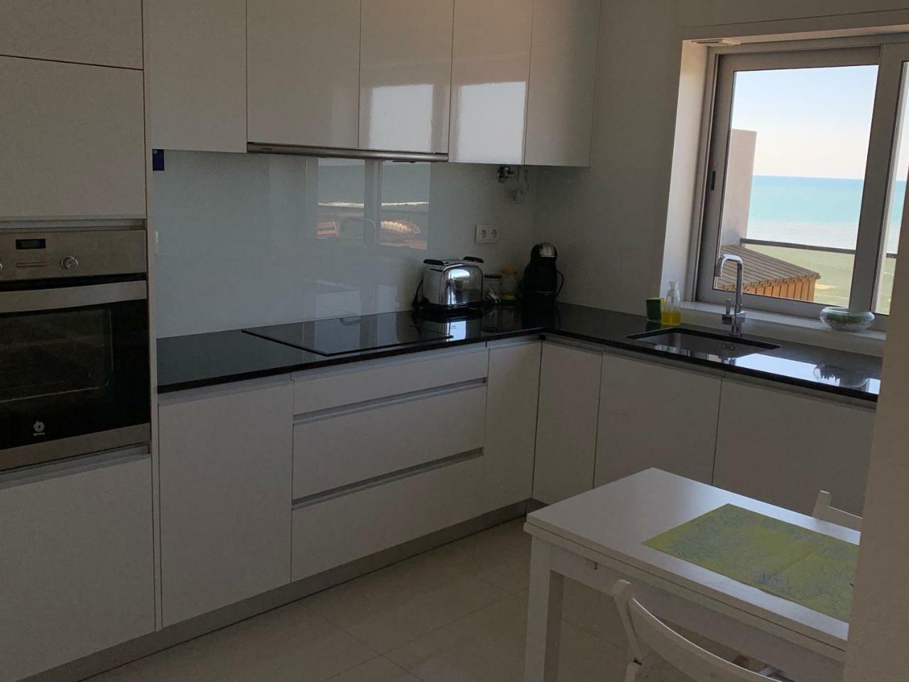Front Beach Apartment Póvoa de Varzim Exterior foto